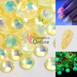 Strasuri din Cristale Fosforescente la intuneric 100 bucati SC274 Yellow Sun cu Reflexii 2mm